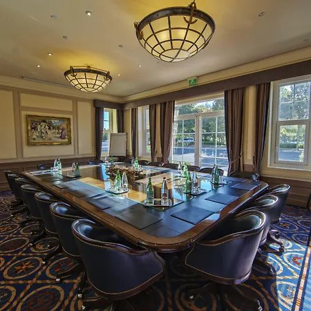 Newport Bay Club 4*
