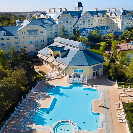 Newport Bay Club 4*